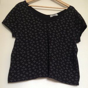 MXM Plus Sz T-Shirt w/ Heart & Crossbones Pattern
